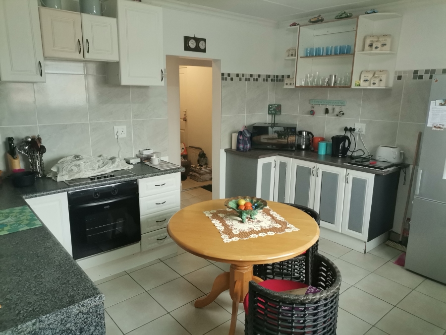 3 Bedroom Property for Sale in Kwanonqaba Western Cape